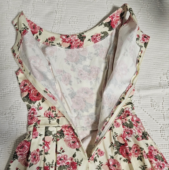 50s Inspired Floral - Picture 10 of 10